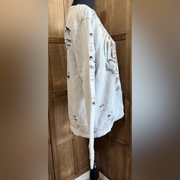 Women's CCK Style Distressed Gray Crewneck Sweater with Tiger - Picture 4 of 6